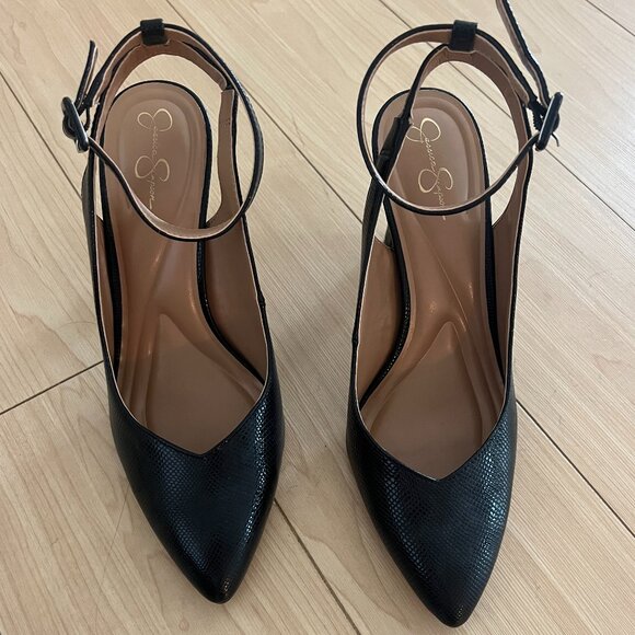 black heels - Picture 2 of 4